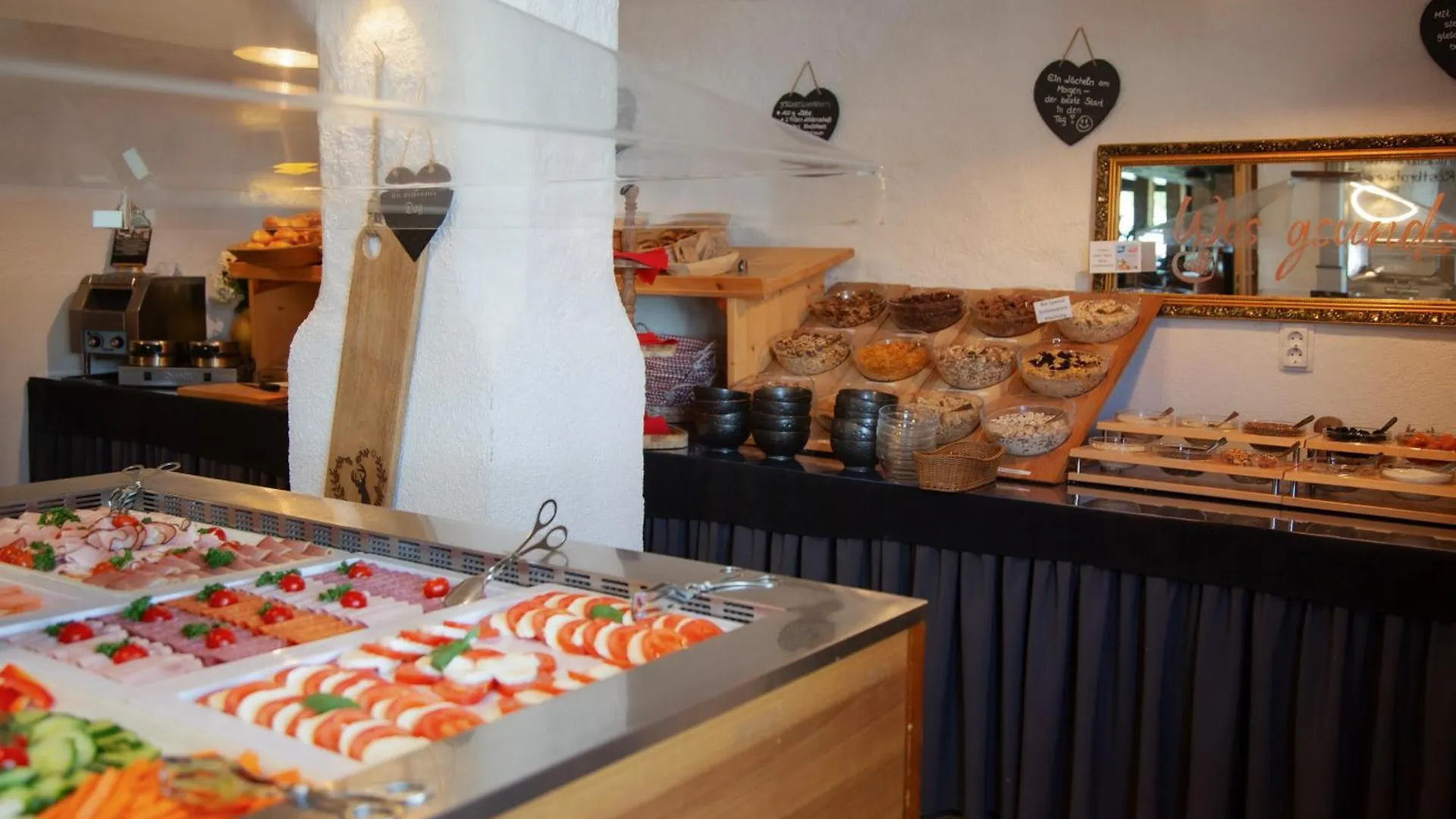 Hotel Schlossblick Chiemsee 프리엔암치엠시 3*,  독일