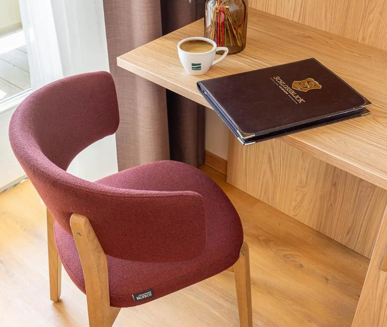 Hotel Schlossblick Chiemsee 프리엔암치엠시 3*,  독일