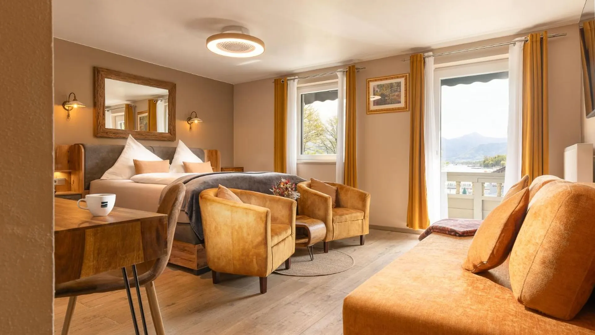 Hotel Schlossblick Chiemsee 프리엔암치엠시